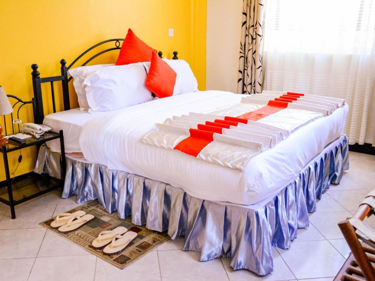 Crest Safari Lodge Bed And Breakfast Arusha Buitenkant foto