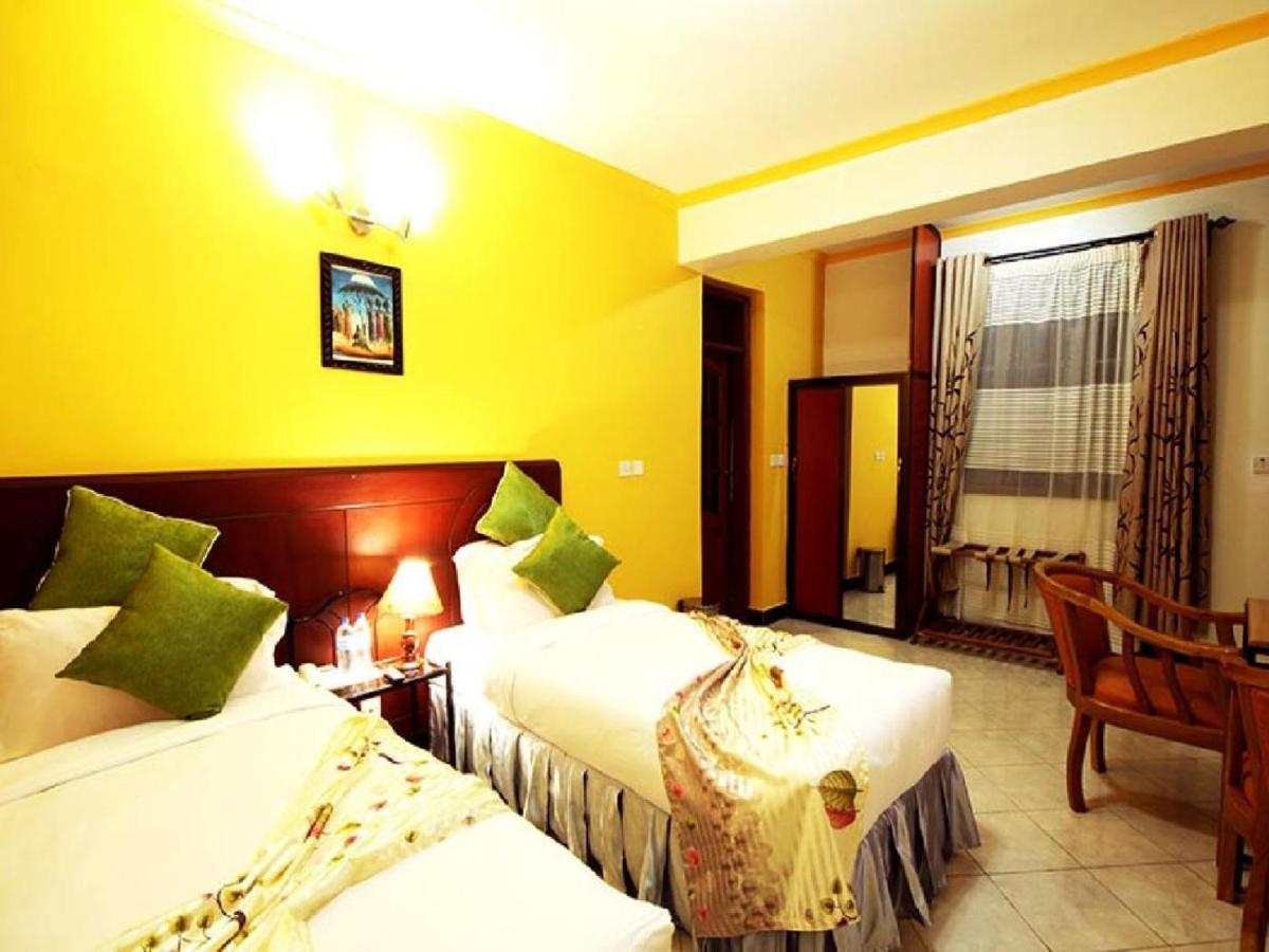 Crest Safari Lodge Bed And Breakfast Arusha Buitenkant foto