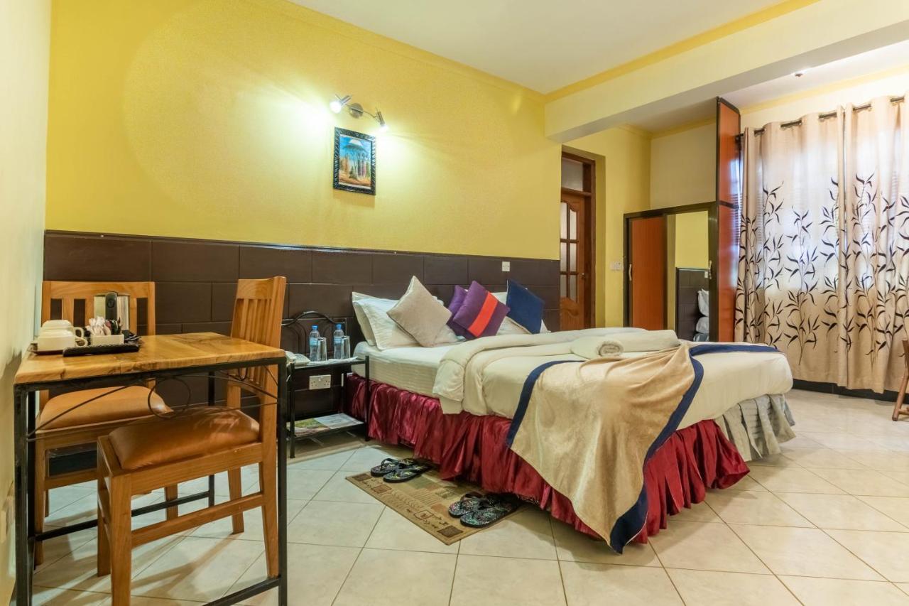Crest Safari Lodge Bed And Breakfast Arusha Buitenkant foto