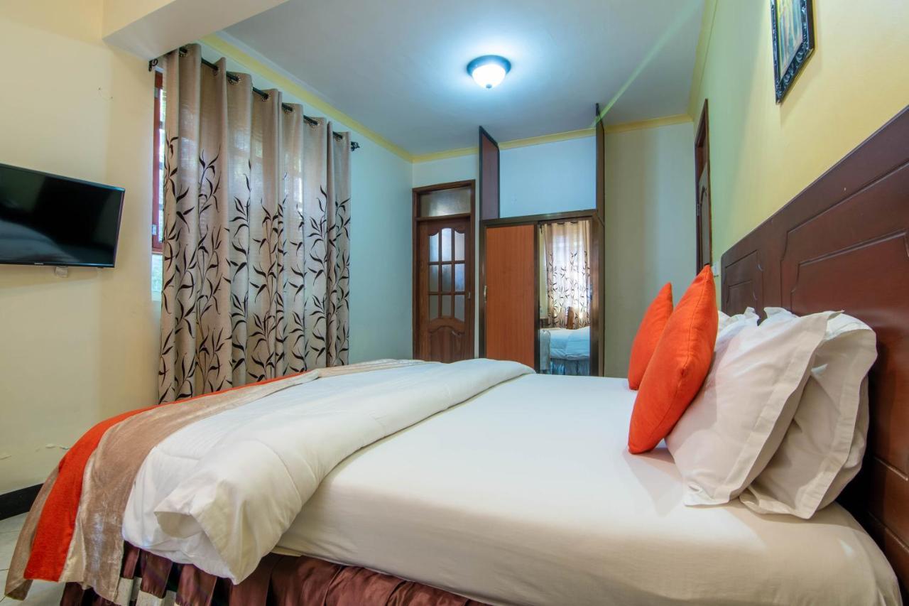 Crest Safari Lodge Bed And Breakfast Arusha Buitenkant foto