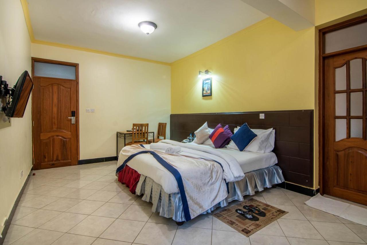 Crest Safari Lodge Bed And Breakfast Arusha Buitenkant foto