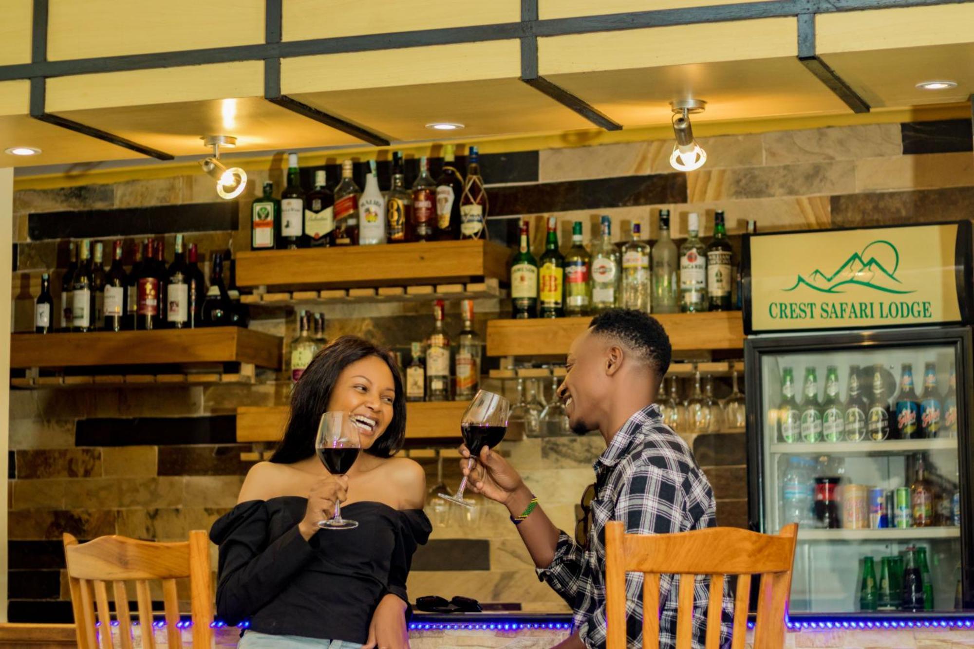 Crest Safari Lodge Bed And Breakfast Arusha Buitenkant foto